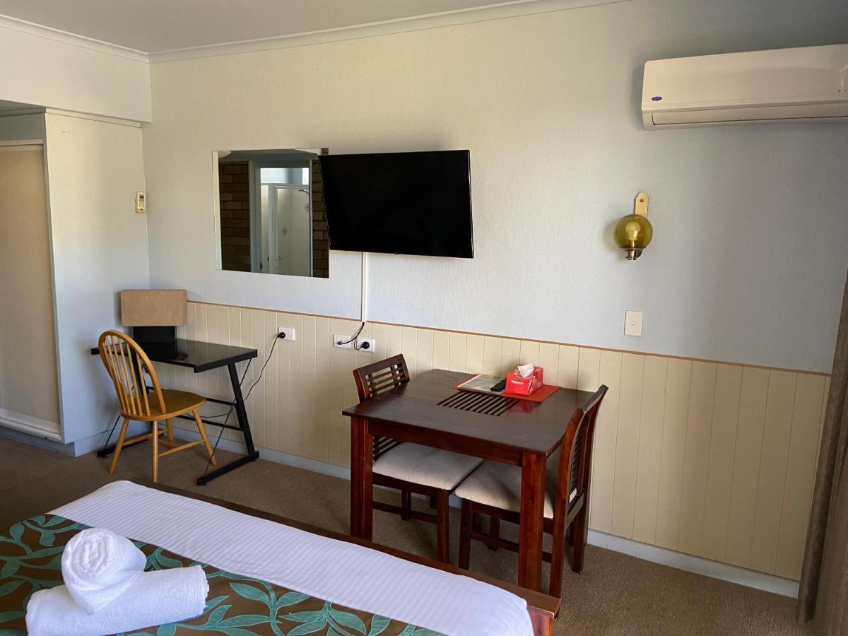 Abel Tasman Waterfront Motel Lakes Entrance Exterior photo