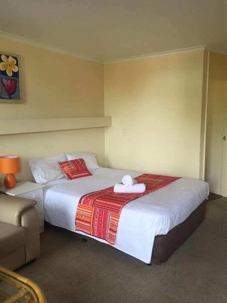 Abel Tasman Waterfront Motel Lakes Entrance Exterior photo